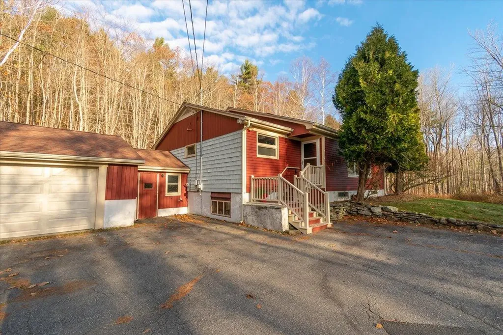 415 Molyneaux Road Camden ME 04843