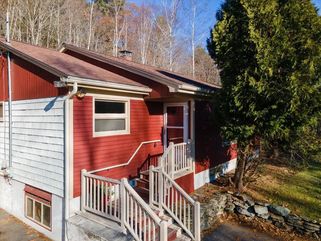 415 Molyneaux Road Camden ME 04843