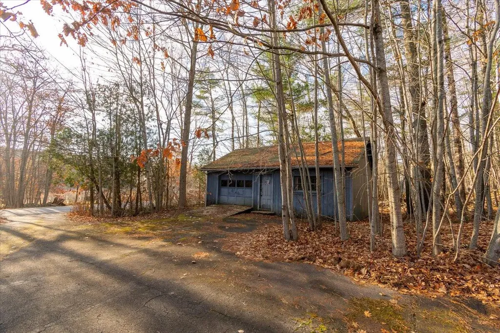 415 Molyneaux Road Camden ME 04843