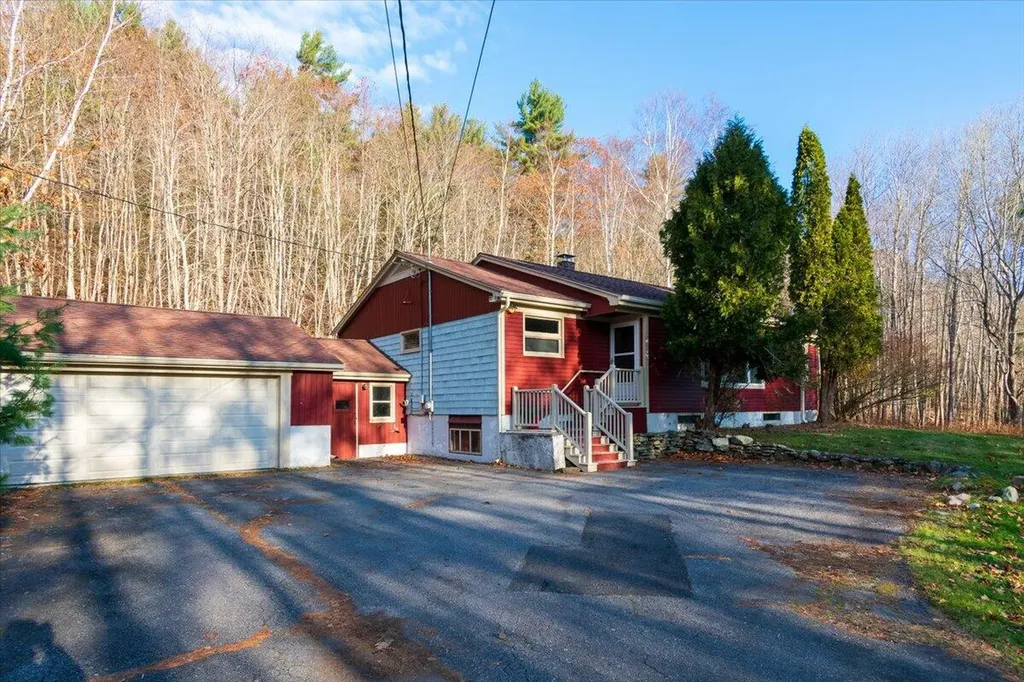 415 Molyneaux Road Camden ME 04843