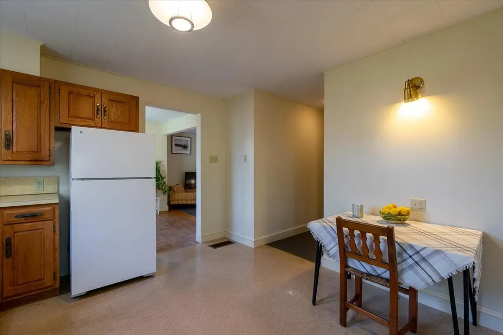 415 Molyneaux Road Camden ME 04843