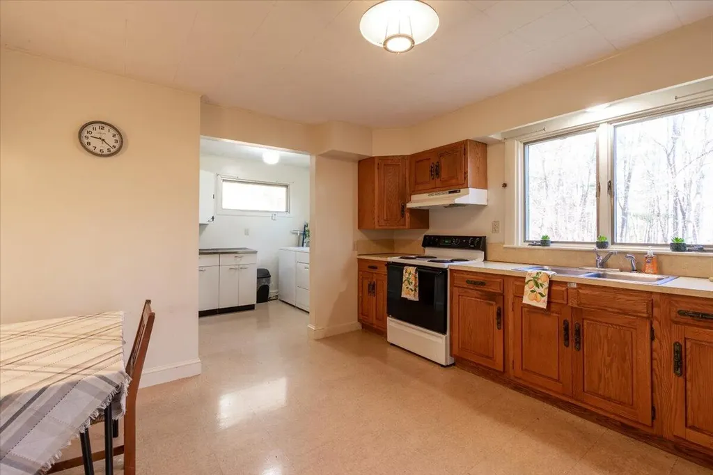415 Molyneaux Road Camden ME 04843