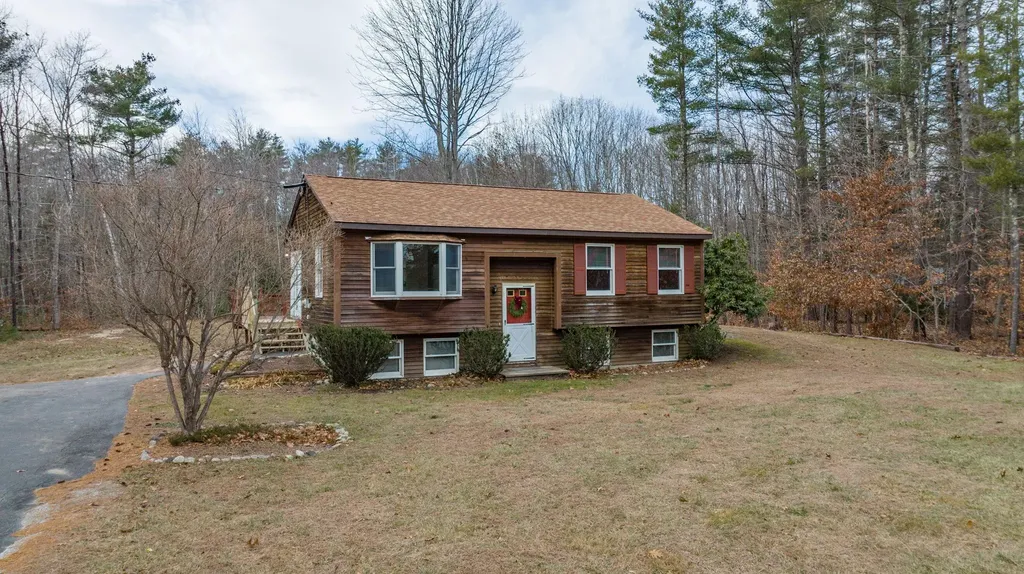 9 Deerfield Circle Standish ME 04084
