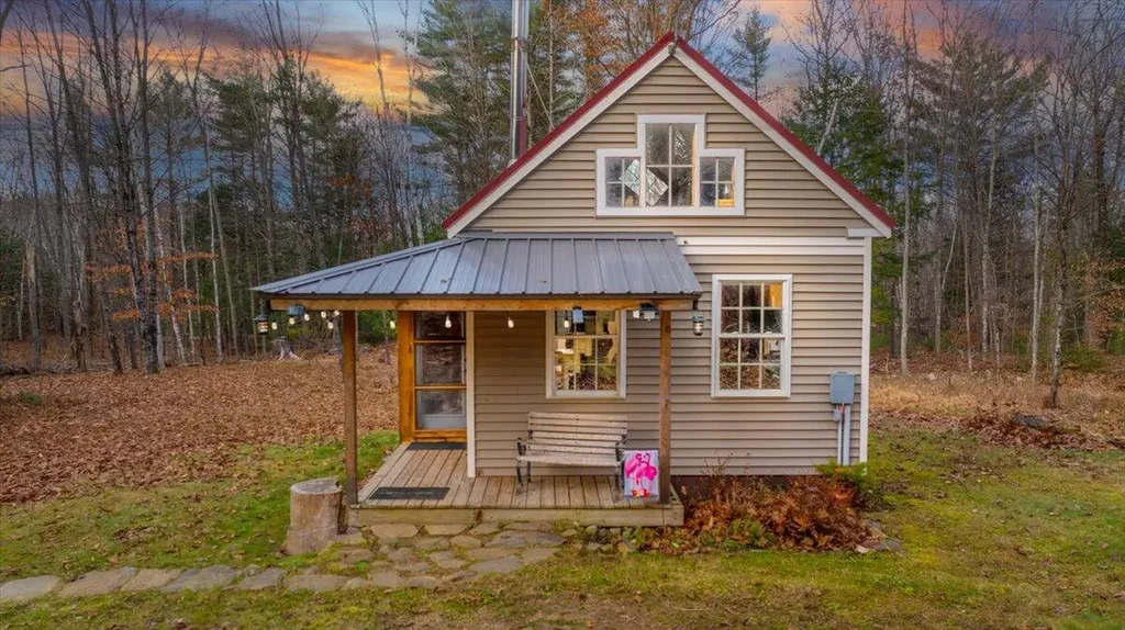47 S Shore Drive Monmouth ME 04259