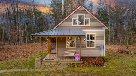 47 S Shore Drive Monmouth ME 04259