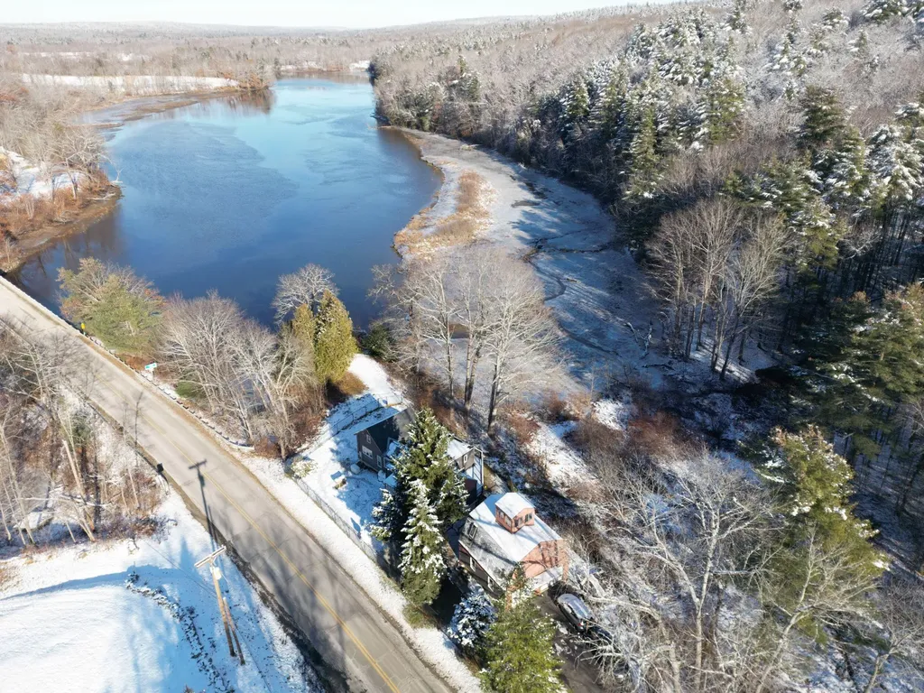 498 River Road Dresden ME 04342