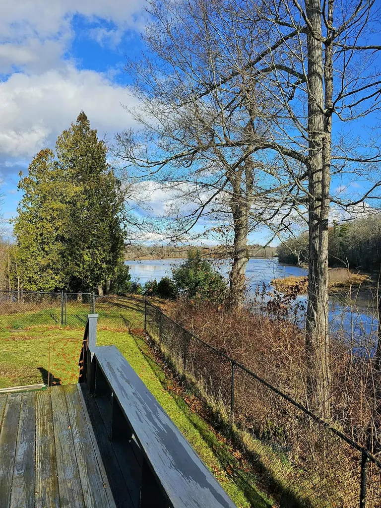 498 River Road Dresden ME 04342