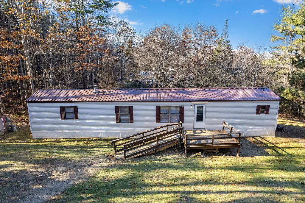 15 Brown Road Wiscasset ME 04578