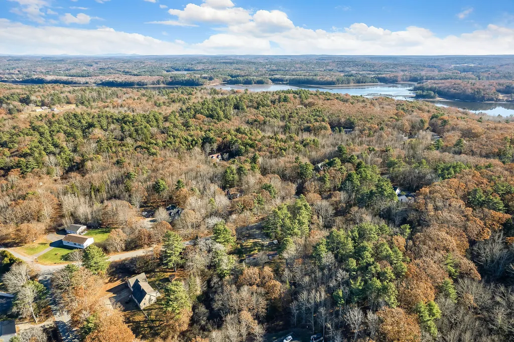 15 Brown Road Wiscasset ME 04578