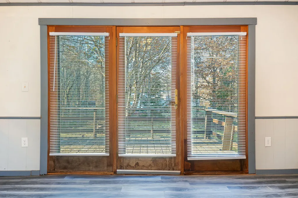 15 Brown Road Wiscasset ME 04578