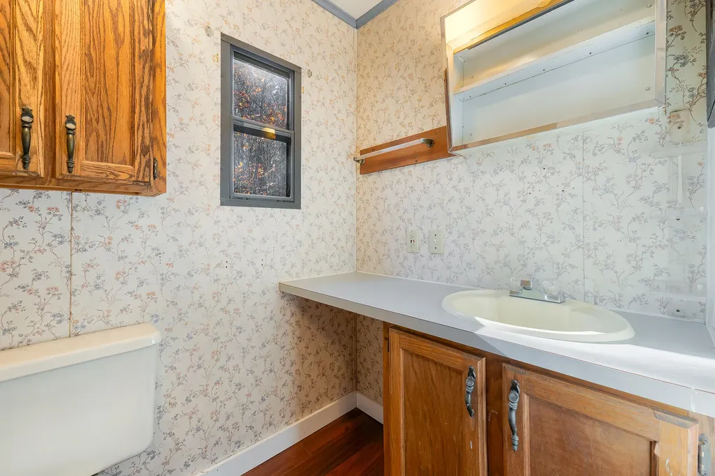 15 Brown Road Wiscasset ME 04578
