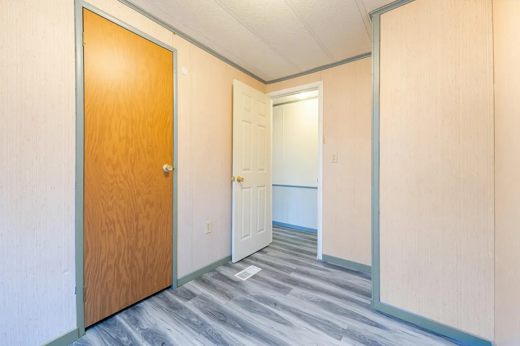 15 Brown Road Wiscasset ME 04578