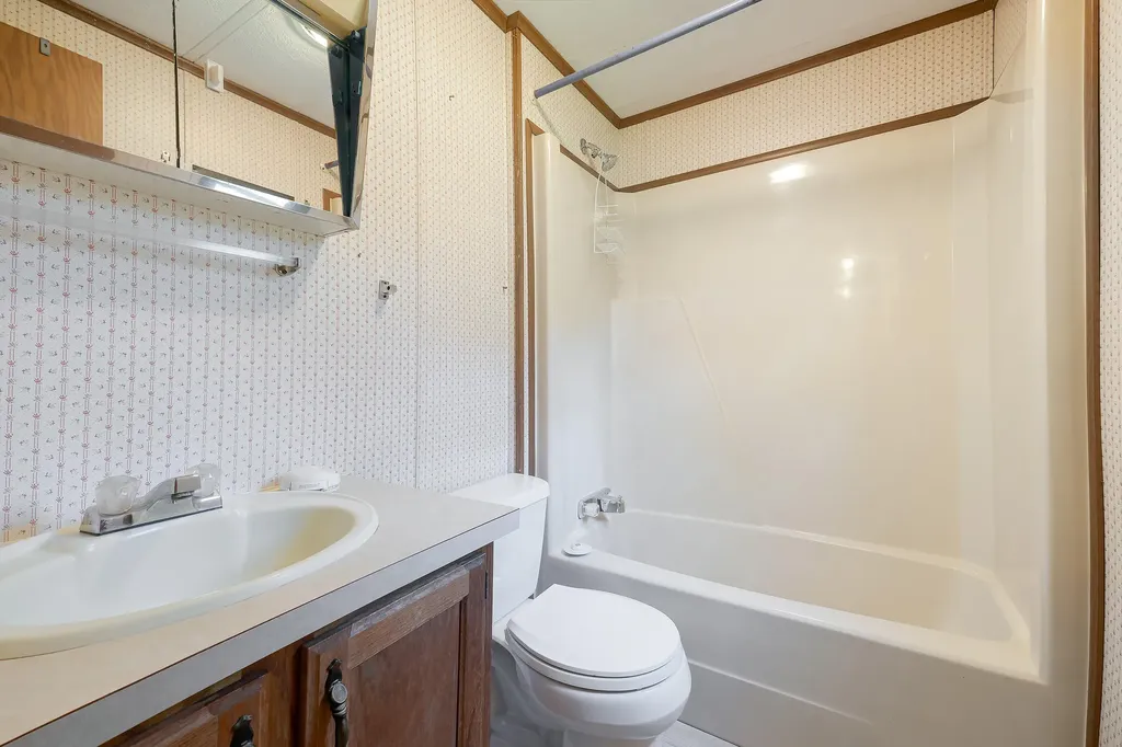 15 Brown Road Wiscasset ME 04578