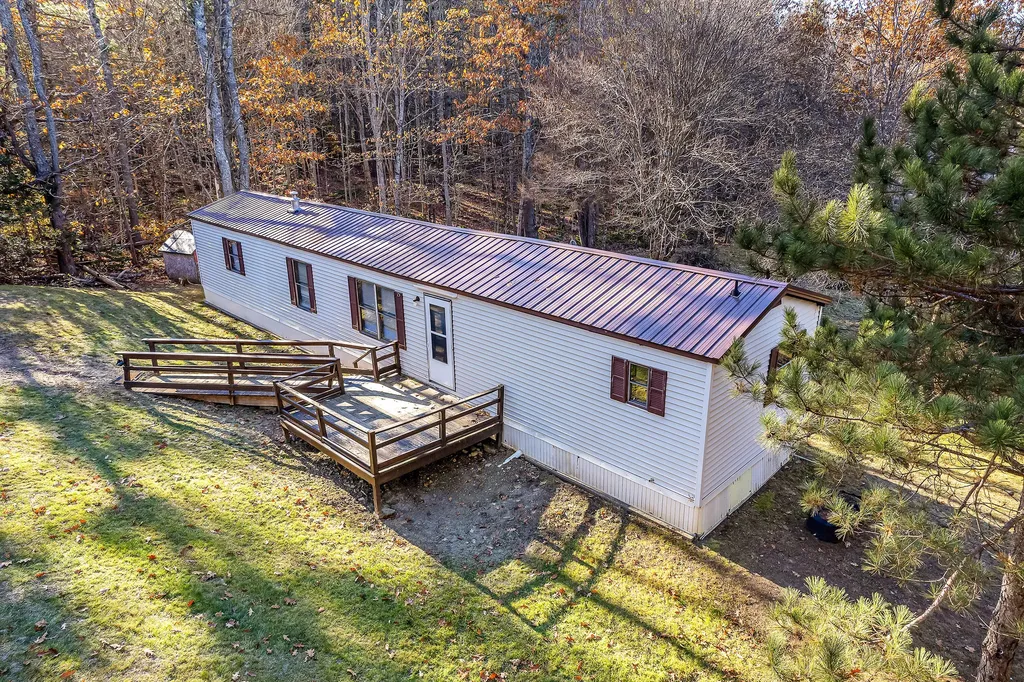 15 Brown Road Wiscasset ME 04578