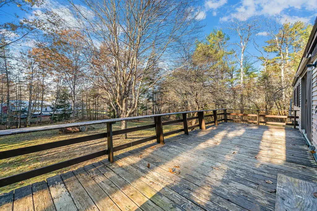 15 Brown Road Wiscasset ME 04578