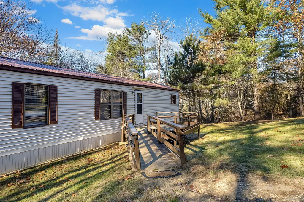 15 Brown Road Wiscasset ME 04578