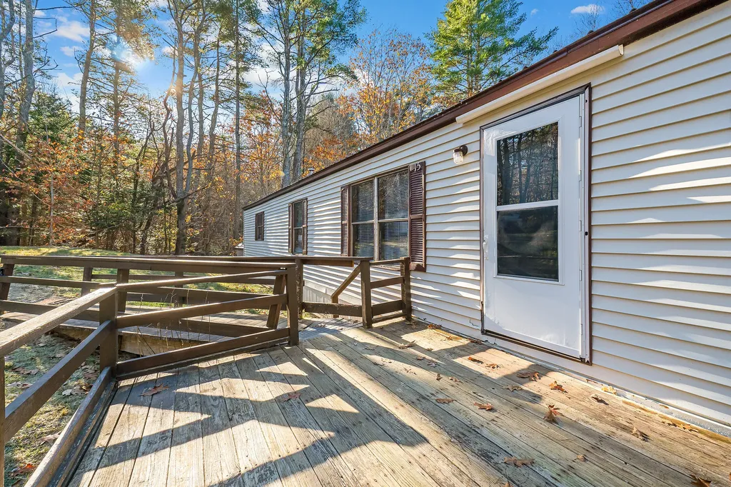 15 Brown Road Wiscasset ME 04578