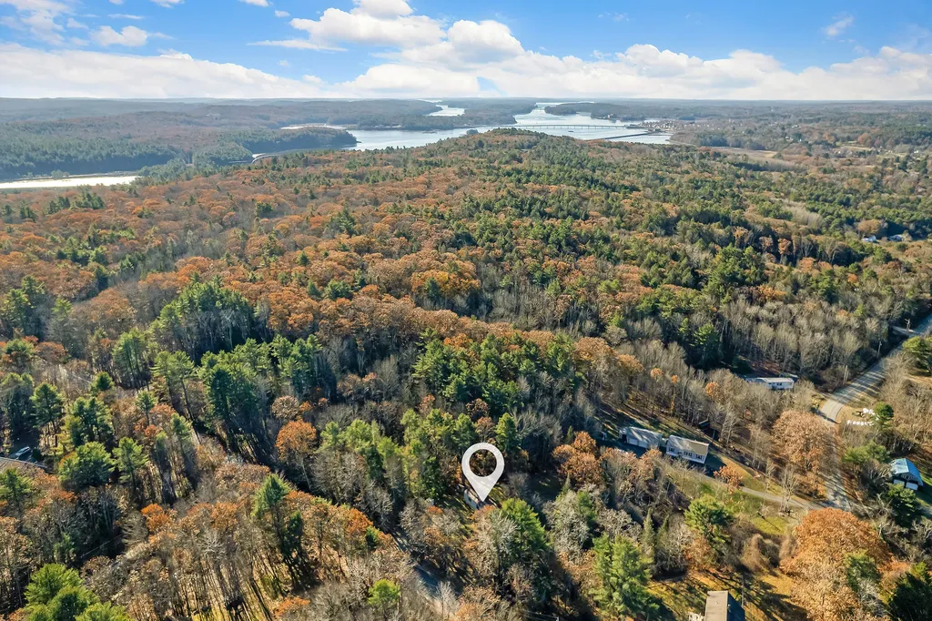 15 Brown Road Wiscasset ME 04578