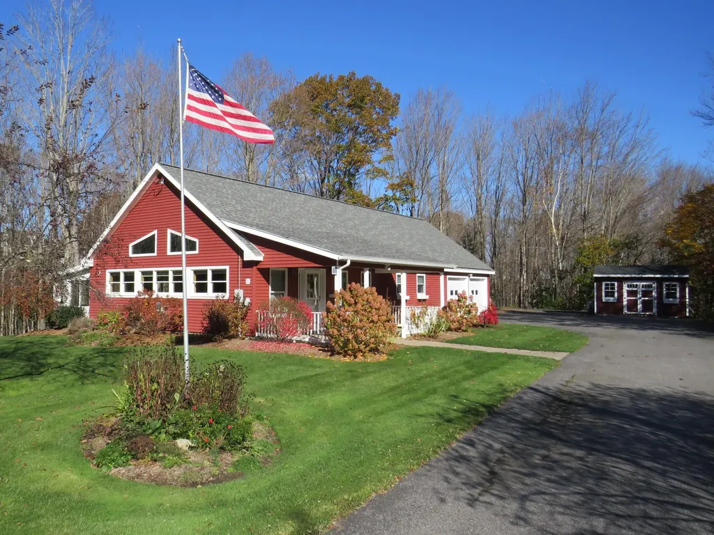 31 Russell Street Farmingdale ME 04344