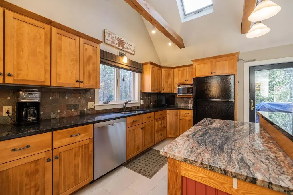 40 Macchipkay Road Arundel ME 04046