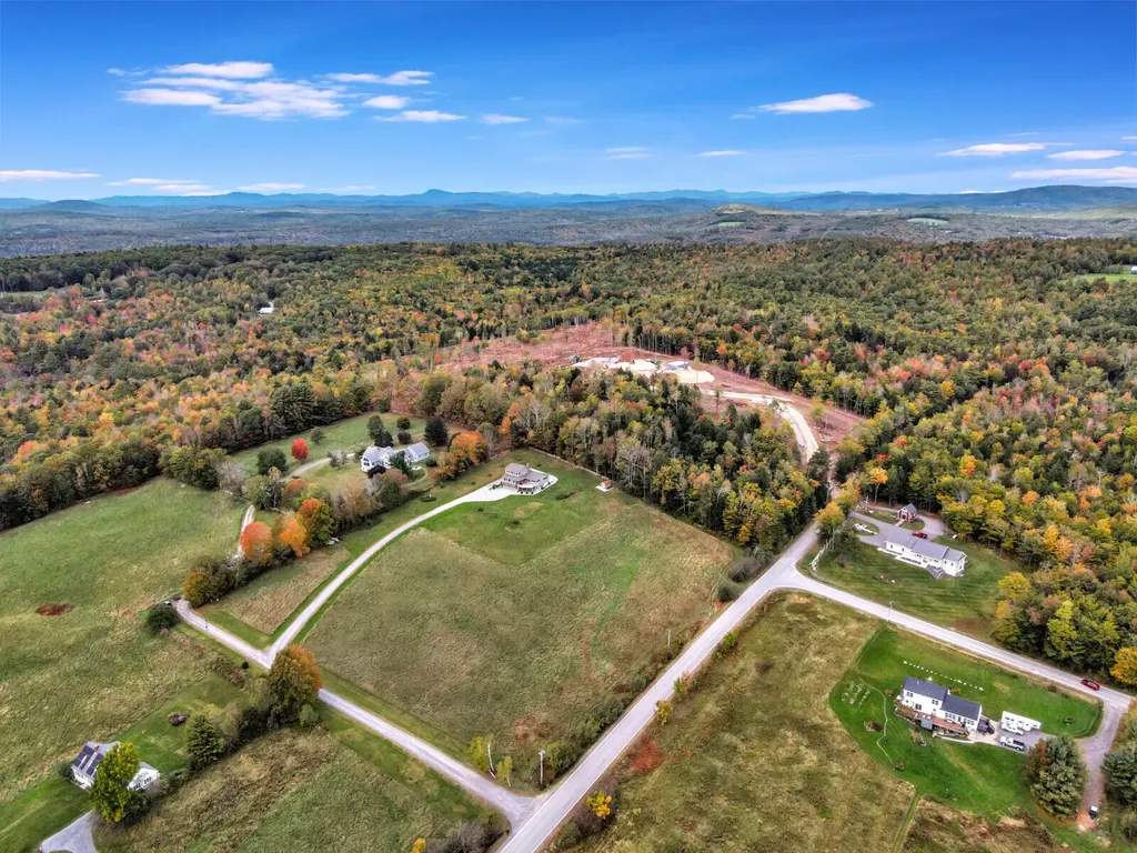 15 Sunrise Lane Readfield ME 04355