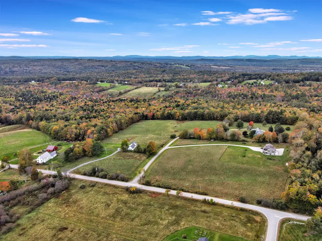 15 Sunrise Lane Readfield ME 04355