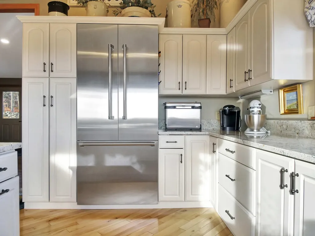15 Sunrise Lane Readfield ME 04355