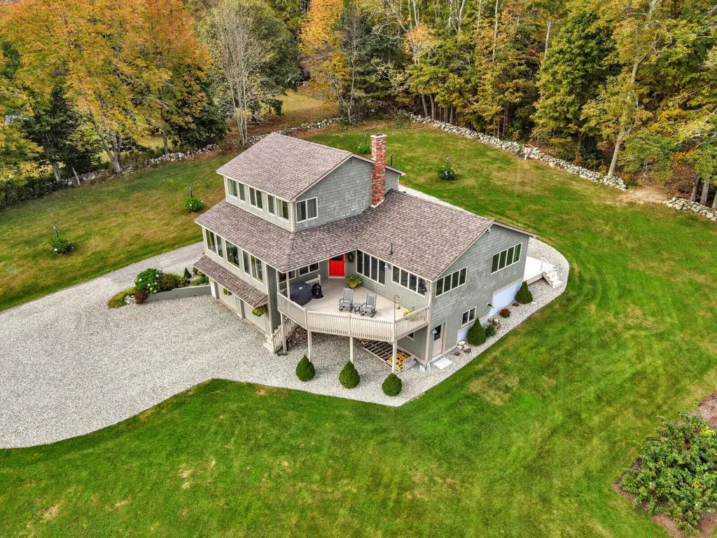 15 Sunrise Lane Readfield ME 04355