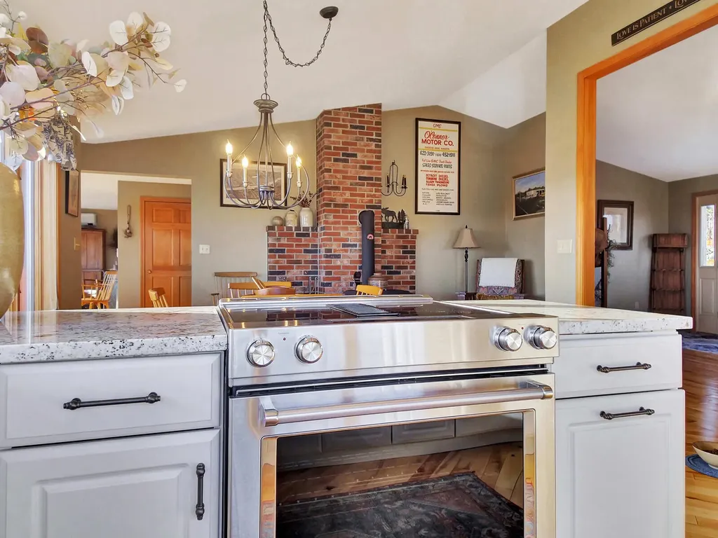 15 Sunrise Lane Readfield ME 04355