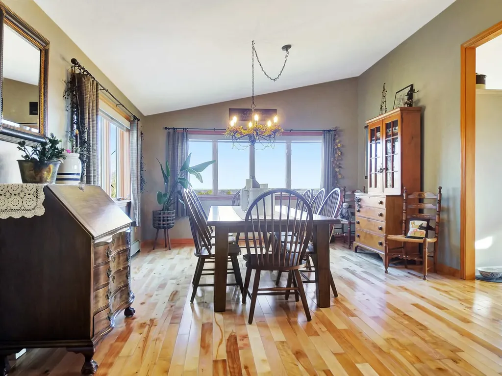 15 Sunrise Lane Readfield ME 04355
