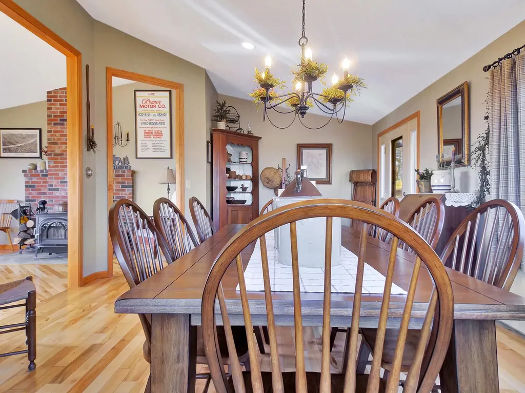 15 Sunrise Lane Readfield ME 04355