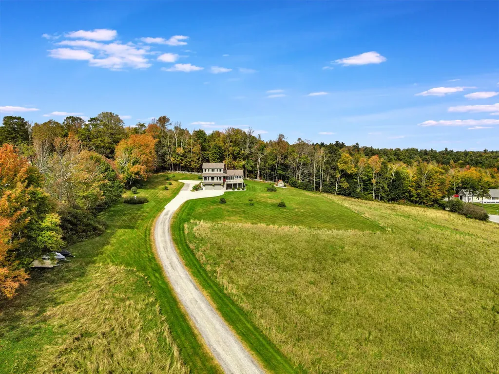 15 Sunrise Lane Readfield ME 04355