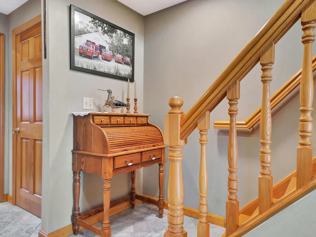 15 Sunrise Lane Readfield ME 04355