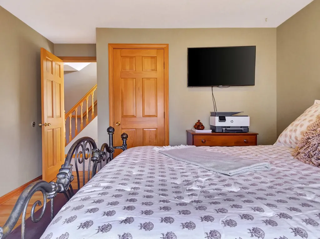 15 Sunrise Lane Readfield ME 04355