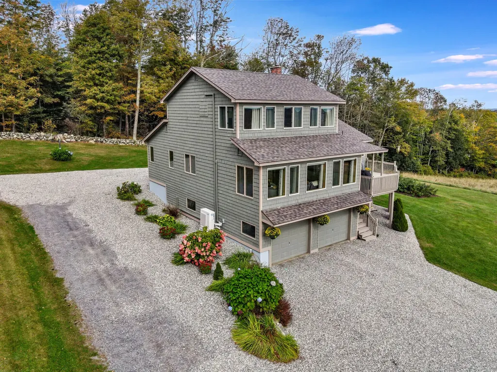 15 Sunrise Lane Readfield ME 04355