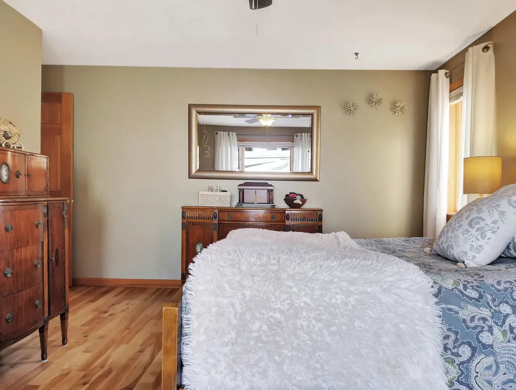 15 Sunrise Lane Readfield ME 04355