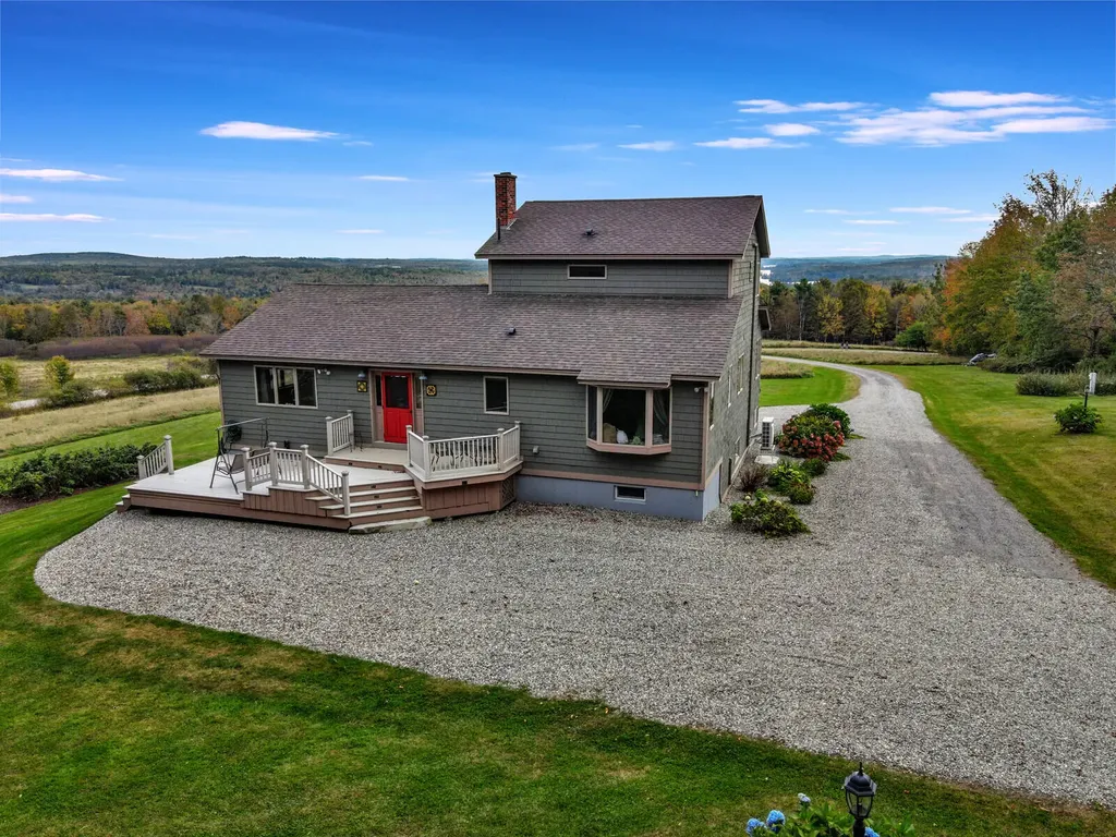 15 Sunrise Lane Readfield ME 04355