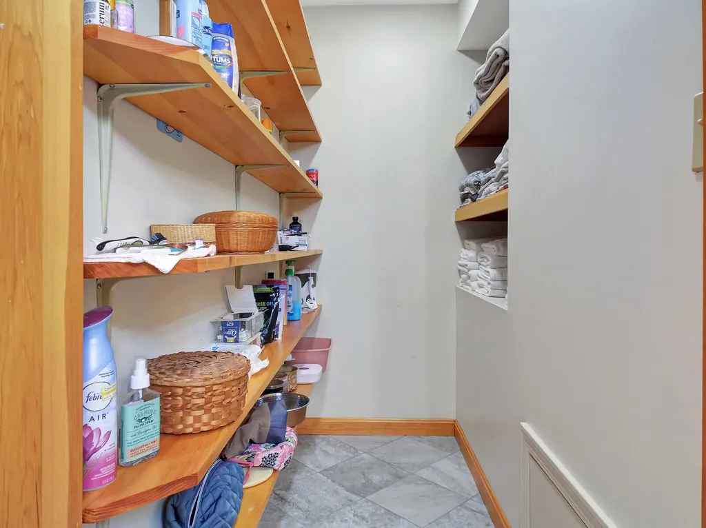 15 Sunrise Lane Readfield ME 04355