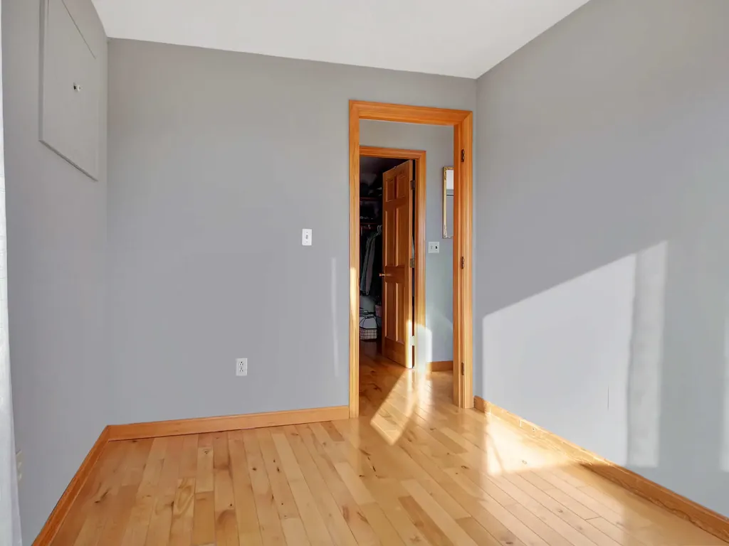 15 Sunrise Lane Readfield ME 04355