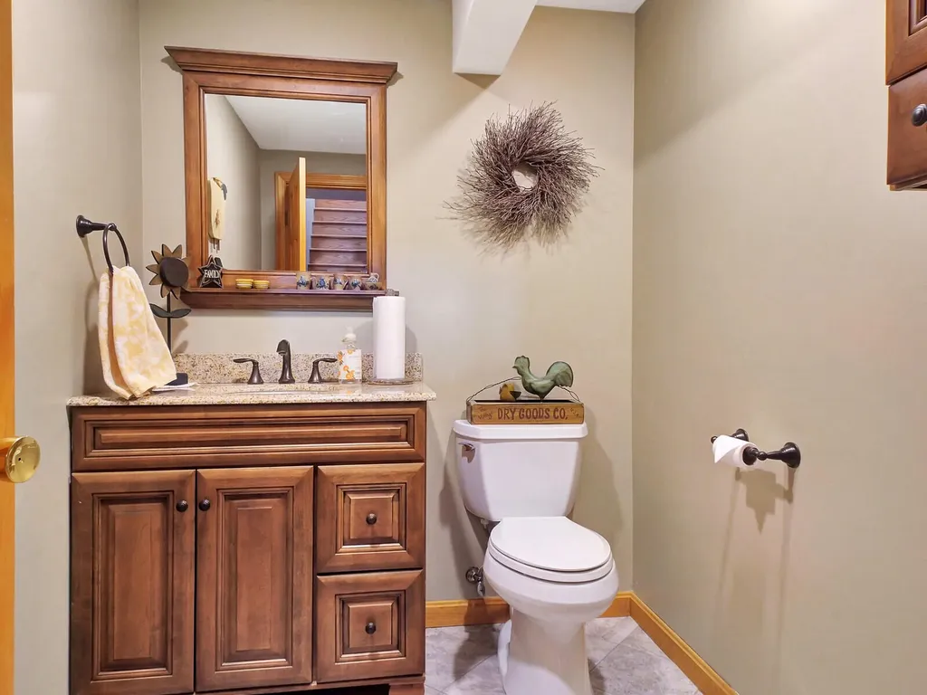 15 Sunrise Lane Readfield ME 04355