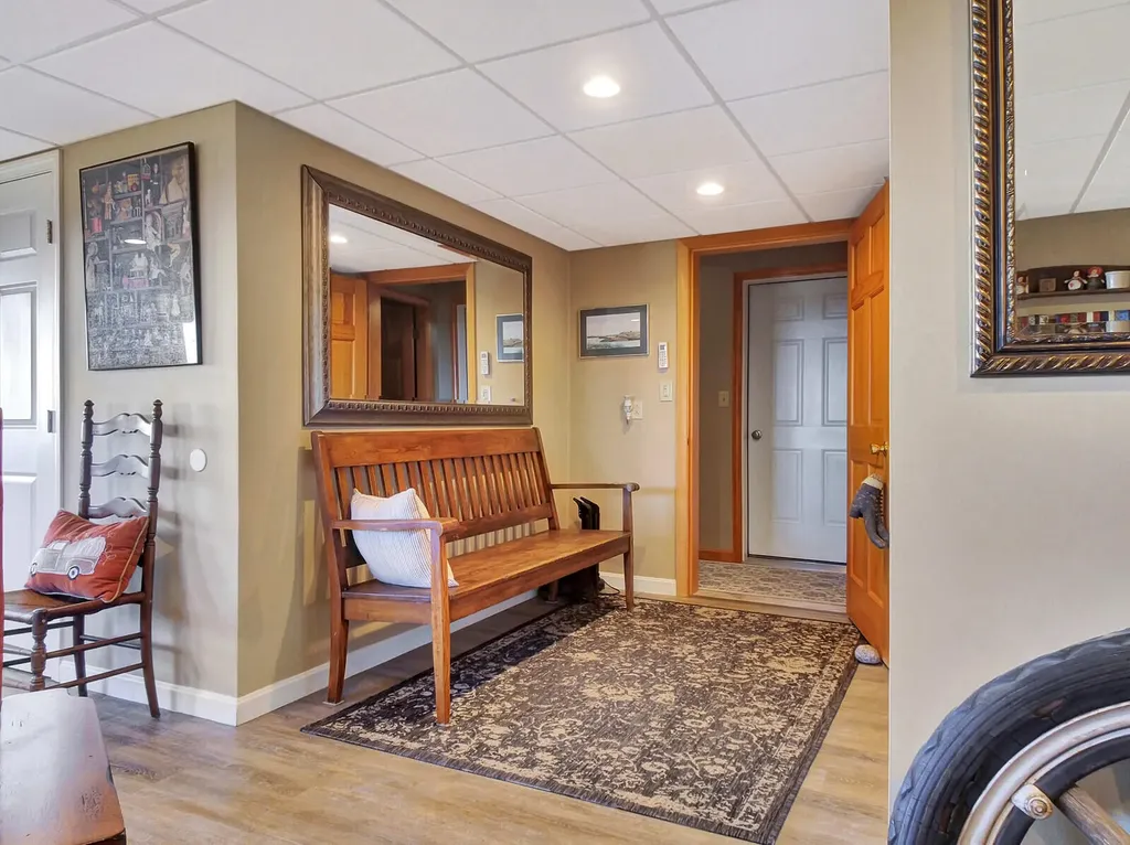 15 Sunrise Lane Readfield ME 04355