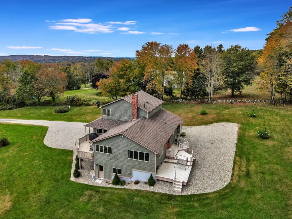 15 Sunrise Lane Readfield ME 04355