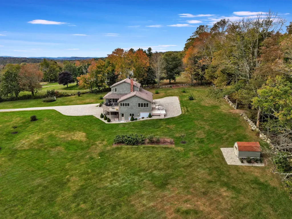 15 Sunrise Lane Readfield ME 04355