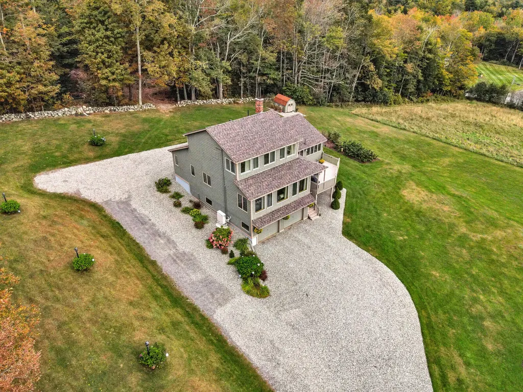 15 Sunrise Lane Readfield ME 04355