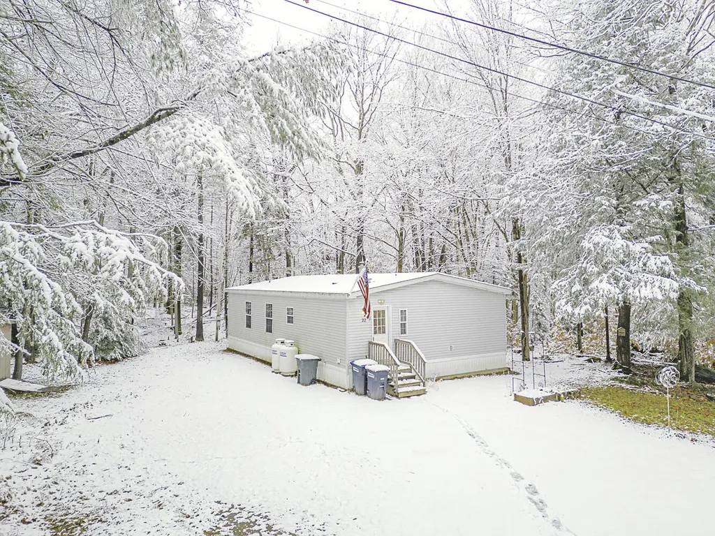 20 Circle Drive Freeport ME 04032