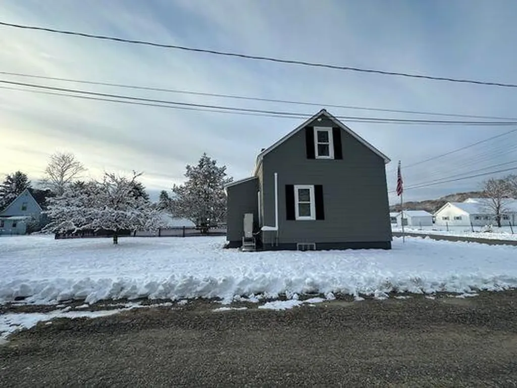 38 Morse Avenue Lewiston ME 04240