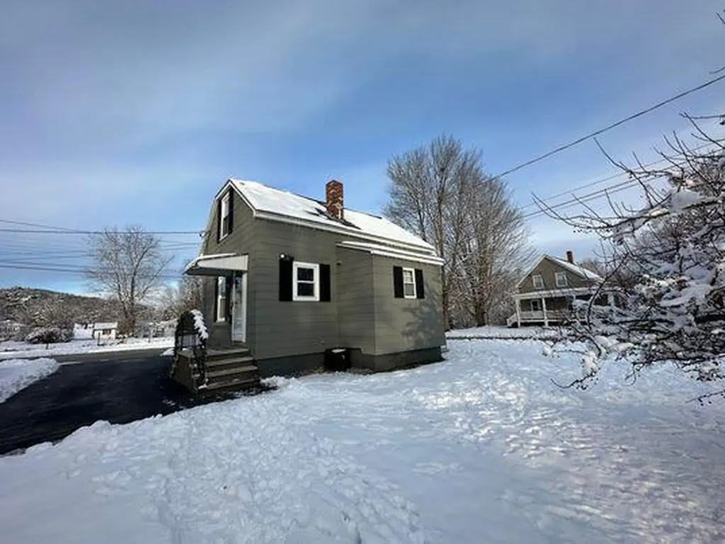 38 Morse Avenue Lewiston ME 04240
