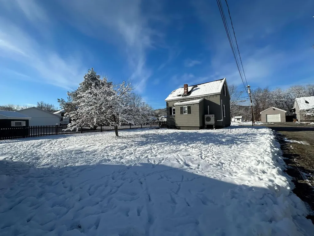 38 Morse Avenue Lewiston ME 04240