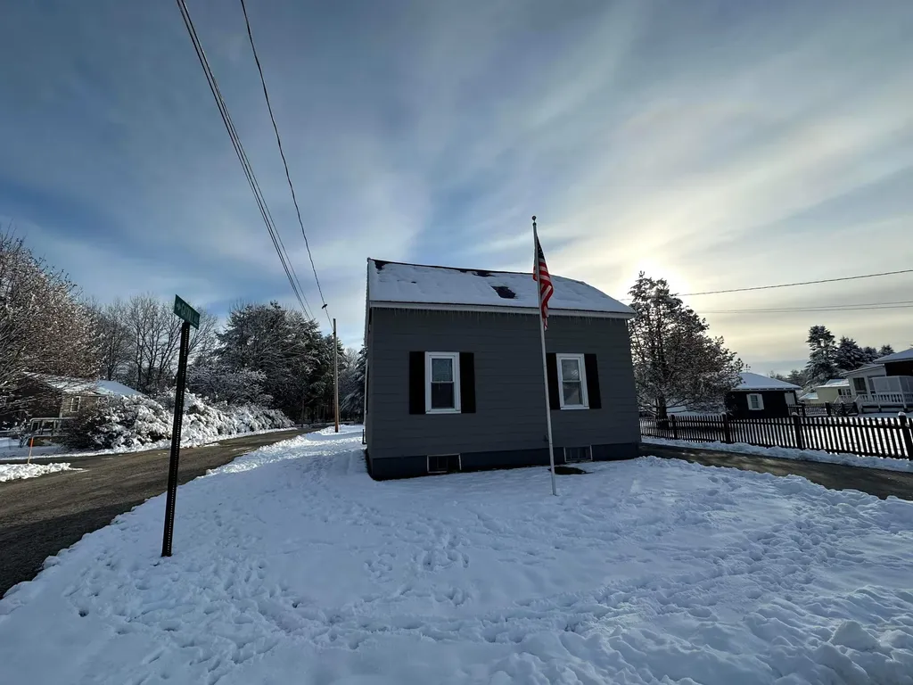 38 Morse Avenue Lewiston ME 04240