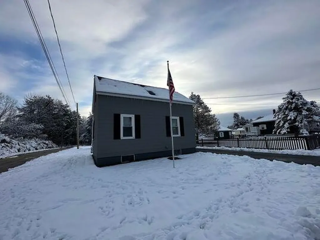 38 Morse Avenue Lewiston ME 04240